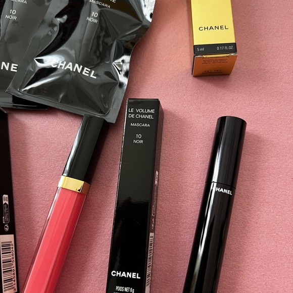 Chanel Makeup and Skincare Collection $150++ - Picture 3 of 5